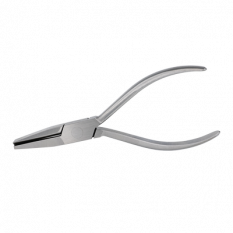 Pince à bec lisse en acier poli, articulations entrepassées, longueur 140 mm, largeur 10 mm